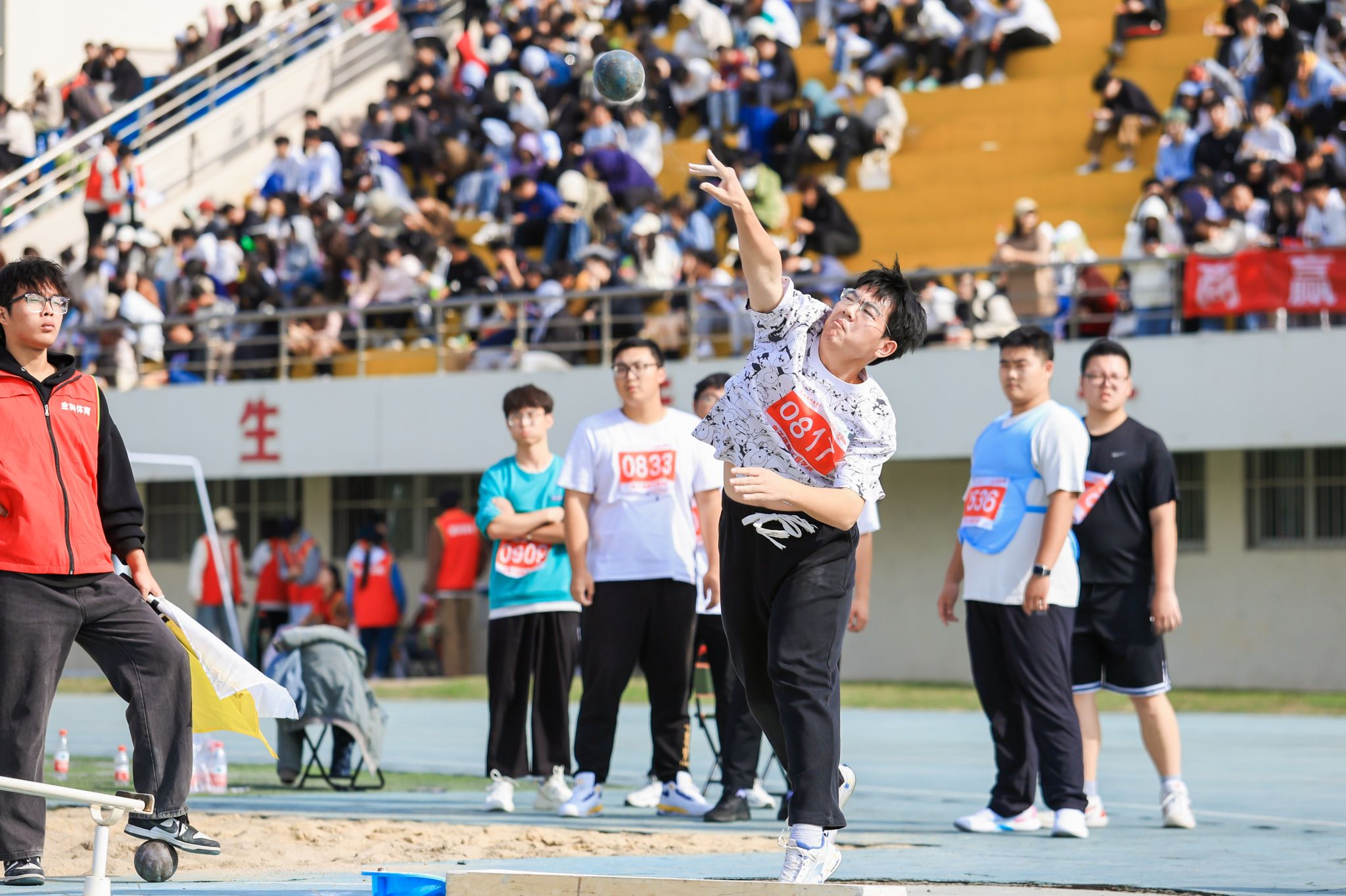 包含田径比赛现新赛季首秀，强队再露锋芒的词条